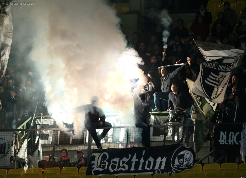 Rapid Wien - Sturm Graz
OEFB Cup, Achtelfinale, SK Rapid Wien - SK Sturm Graz, Ernst-Happel-Stadion Wien, 29.10.2014. 

Foto zeigt Fans von Sturm
Schlüsselwörter: pyrotechnik