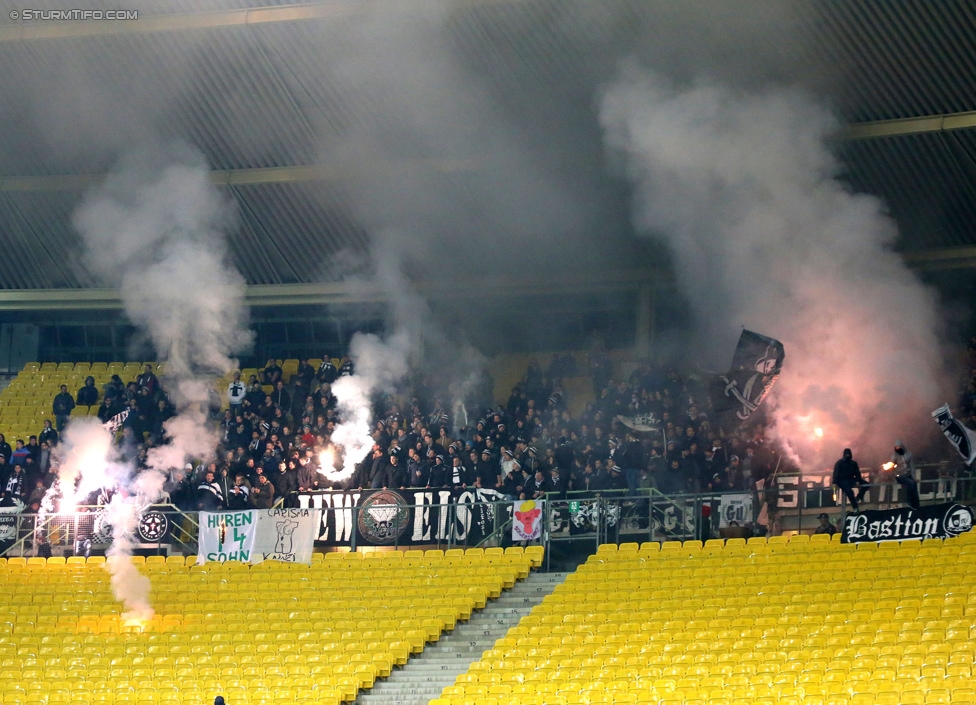 Rapid Wien - Sturm Graz
OEFB Cup, Achtelfinale, SK Rapid Wien - SK Sturm Graz, Ernst-Happel-Stadion Wien, 29.10.2014. 

Foto zeigt Fans von Sturm
Schlüsselwörter: pyrotechnik