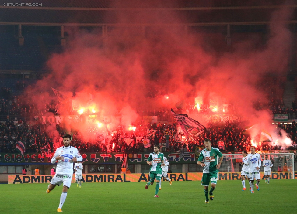 Rapid Wien - Sturm Graz
OEFB Cup, Achtelfinale, SK Rapid Wien - SK Sturm Graz, Ernst-Happel-Stadion Wien, 29.10.2014. 

Foto zeigt Fans von Rapid
Schlüsselwörter: pyrotechnik