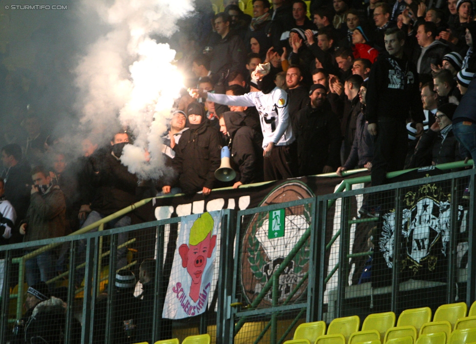 Rapid Wien - Sturm Graz
OEFB Cup, Achtelfinale, SK Rapid Wien - SK Sturm Graz, Ernst-Happel-Stadion Wien, 29.10.2014. 

Foto zeigt Fans von Sturm
Schlüsselwörter: pyrotechnik