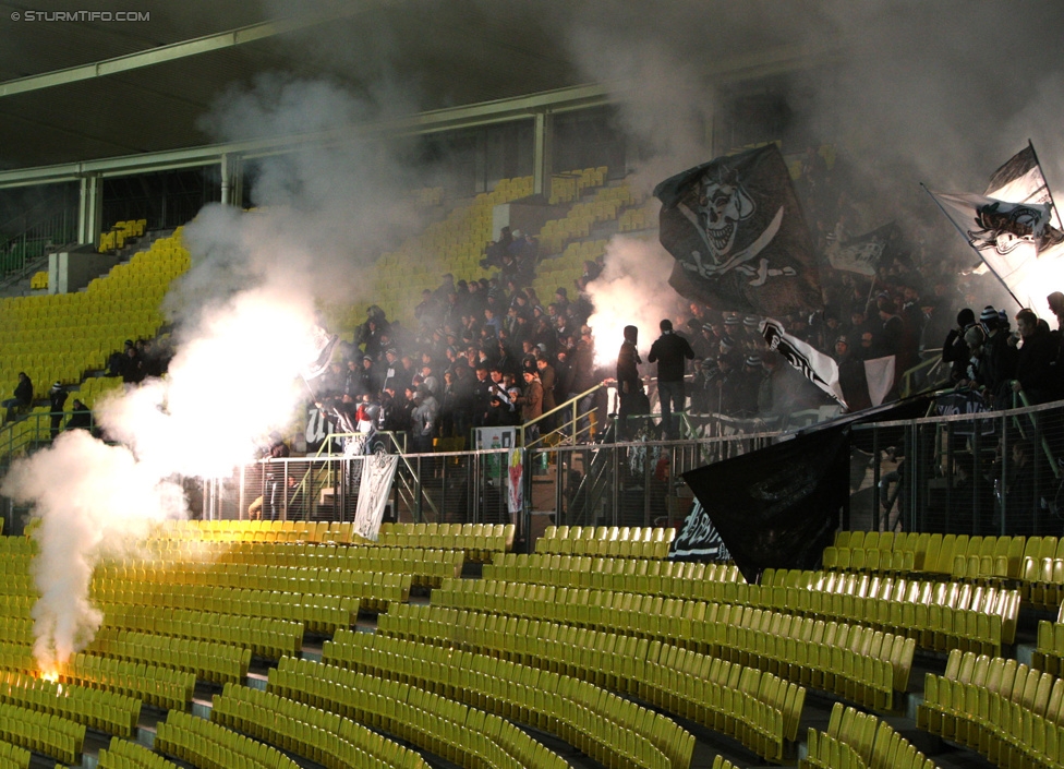 Rapid Wien - Sturm Graz
OEFB Cup, Achtelfinale, SK Rapid Wien - SK Sturm Graz, Ernst-Happel-Stadion Wien, 29.10.2014. 

Foto zeigt Fans von Sturm
Schlüsselwörter: pyrotechnik