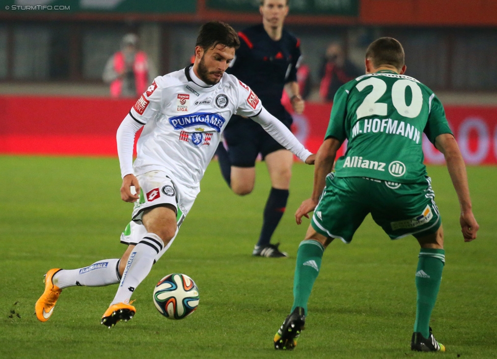 Rapid Wien - Sturm Graz
OEFB Cup, Achtelfinale, SK Rapid Wien - SK Sturm Graz, Ernst-Happel-Stadion Wien, 29.10.2014. 

Foto zeigt Marco Djuricin (Sturm) und Maximilian Hofmann (Rapid)
