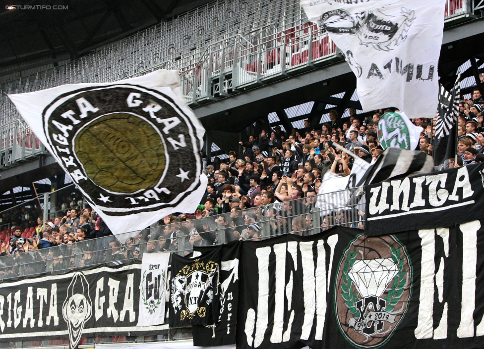 Wolfsberg - Sturm Graz
Oesterreichische Fussball Bundesliga, 15. Runde, Wolfsberger AC - SK Sturm Graz, Woertherseestadion Klagenfurt, 08.11.2014. 

Foto zeigt Fans von Sturm
