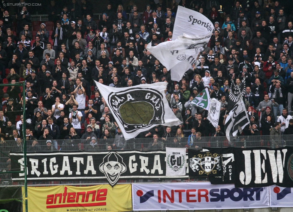 Wolfsberg - Sturm Graz
Oesterreichische Fussball Bundesliga, 15. Runde, Wolfsberger AC - SK Sturm Graz, Woertherseestadion Klagenfurt, 08.11.2014. 

Foto zeigt Fans von Sturm
