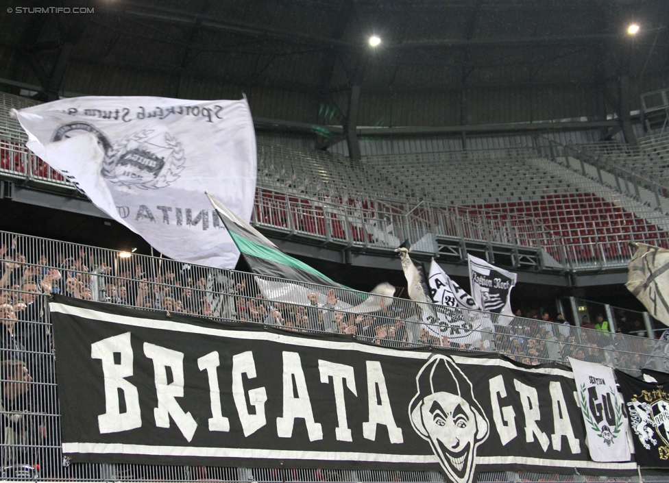 Wolfsberg - Sturm Graz
Oesterreichische Fussball Bundesliga, 15. Runde, Wolfsberger AC - SK Sturm Graz, Woertherseestadion Klagenfurt, 08.11.2014. 

Foto zeigt Fans von Sturm
