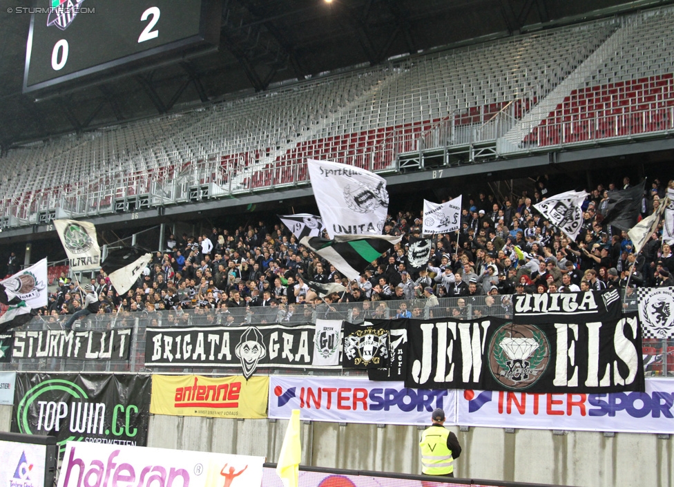 Wolfsberg - Sturm Graz
Oesterreichische Fussball Bundesliga, 15. Runde, Wolfsberger AC - SK Sturm Graz, Woertherseestadion Klagenfurt, 08.11.2014. 

Foto zeigt Fans von Sturm
