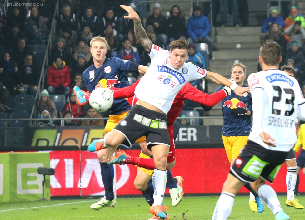 Sturm Graz - RB Salzburg
Oesterreichische Fussball Bundesliga, 16. Runde, SK Sturm Graz - FC RB Salzburg, Stadion Liebenau Graz, 23.11.2014. 

Foto zeigt Marko Stankovic (Sturm), Peter Gulacsi (Salzburg) und Lukas Spendlhofer (Sturm)
