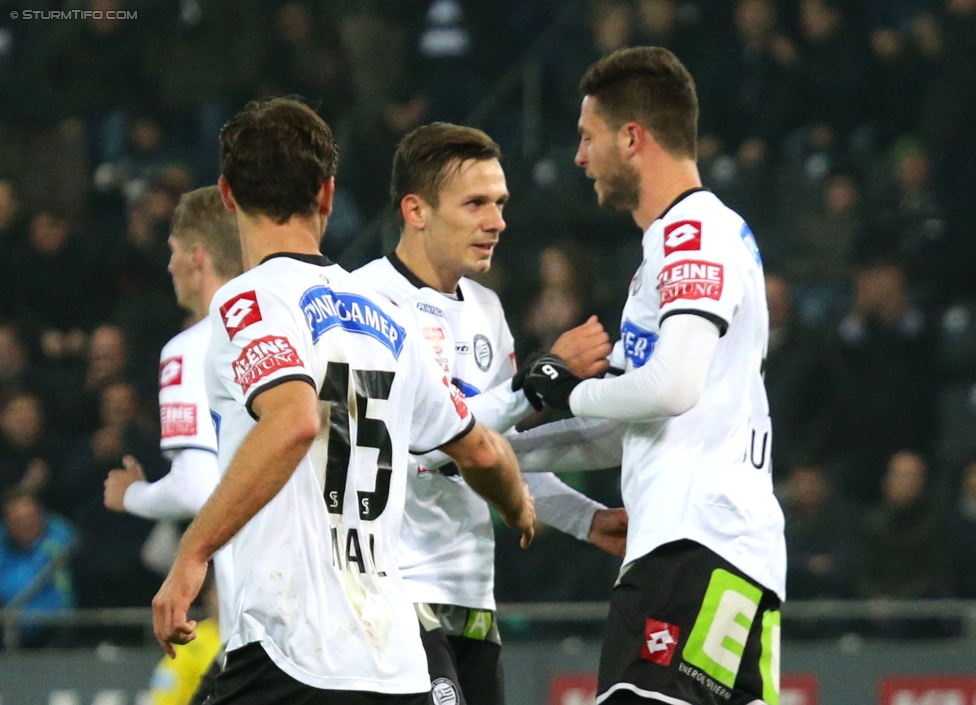 Sturm Graz - RB Salzburg
Oesterreichische Fussball Bundesliga, 16. Runde, SK Sturm Graz - FC RB Salzburg, Stadion Liebenau Graz, 23.11.2014. 

Foto zeigt Daniel Offenbacher (Sturm) und Marco Djuricin (Sturm)
Schlüsselwörter: torjubel