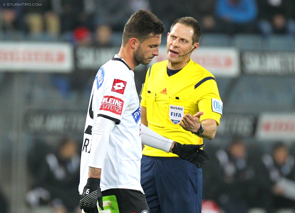 Sturm Graz - RB Salzburg
Oesterreichische Fussball Bundesliga, 16. Runde, SK Sturm Graz - FC RB Salzburg, Stadion Liebenau Graz, 23.11.2014. 

Foto zeigt Marco Djuricin (Sturm) und Schiedsrichter Harald Lechner
