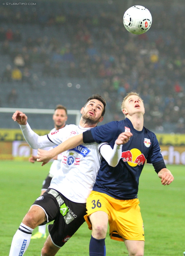 Sturm Graz - RB Salzburg
Oesterreichische Fussball Bundesliga, 16. Runde, SK Sturm Graz - FC RB Salzburg, Stadion Liebenau Graz, 23.11.2014. 

Foto zeigt Josip Tadic (Sturm) und Martin Hinteregger (Salzburg)
