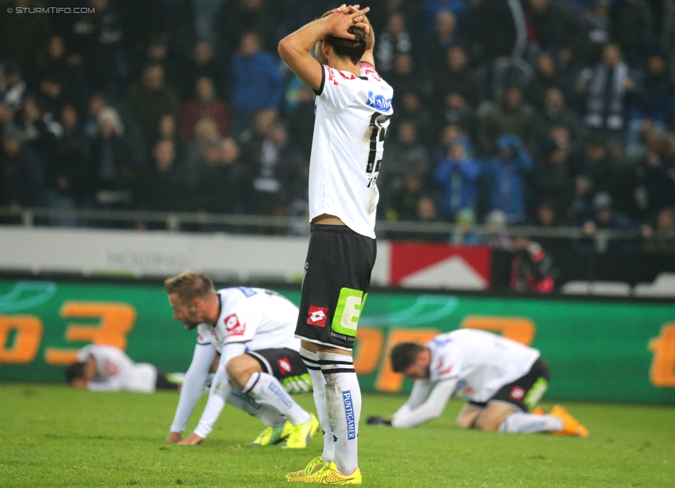 Sturm Graz - RB Salzburg
Oesterreichische Fussball Bundesliga, 16. Runde, SK Sturm Graz - FC RB Salzburg, Stadion Liebenau Graz, 23.11.2014. 

Foto zeigt Michael Madl (Sturm)
Schlüsselwörter: enttaeuschung