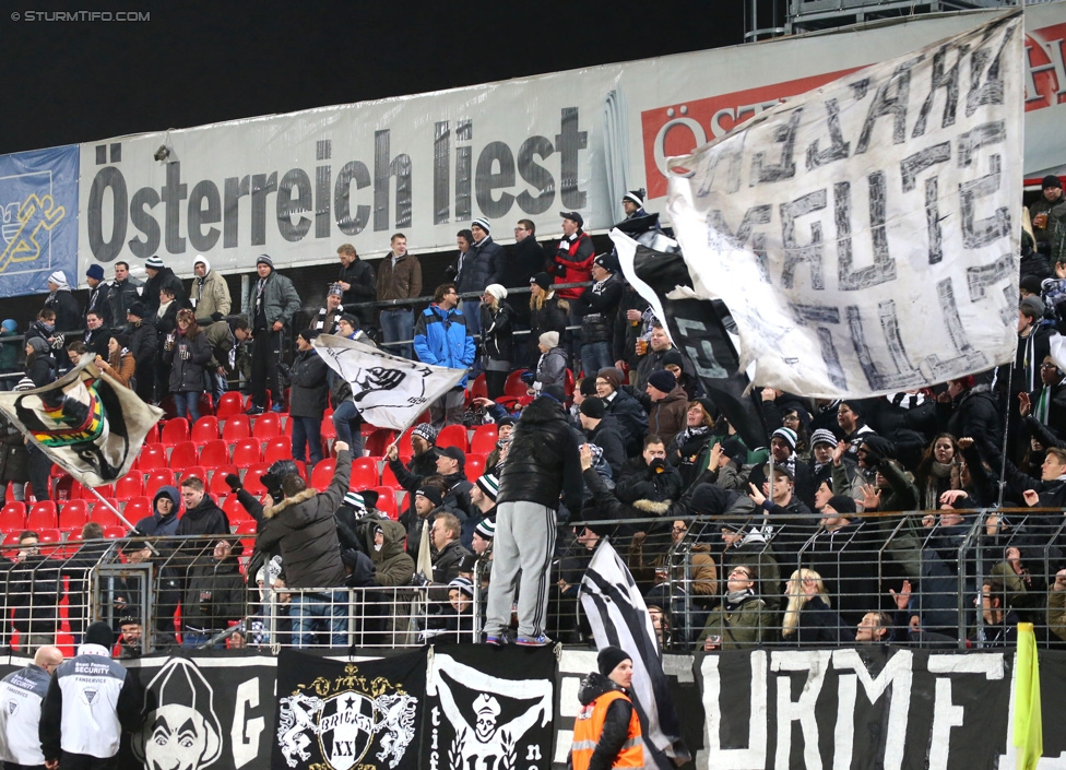 Admira Wacker - Sturm Graz
Oesterreichische Fussball Bundesliga, 17. Runde, FC Admira Wacker Moedling, Stadion Suedstadt Maria Enzersdorf, 29.11.2014. 

Foto zeigt Fans von Sturm
