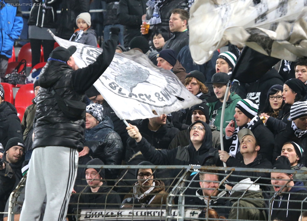 Admira Wacker - Sturm Graz
Oesterreichische Fussball Bundesliga, 17. Runde, FC Admira Wacker Moedling, Stadion Suedstadt Maria Enzersdorf, 29.11.2014. 

Foto zeigt Fans von Sturm
