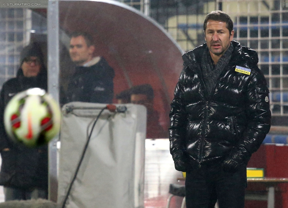 Admira Wacker - Sturm Graz
Oesterreichische Fussball Bundesliga, 17. Runde, FC Admira Wacker Moedling, Stadion Suedstadt Maria Enzersdorf, 29.11.2014. 

Foto zeigt Franco Foda (Cheftrainer Sturm)
