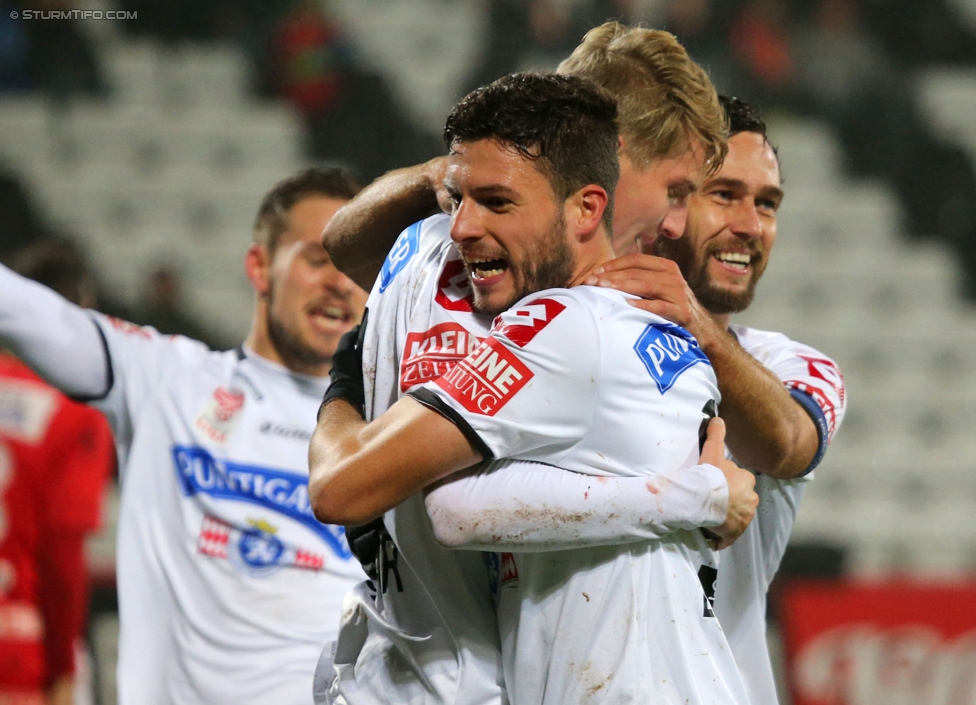 Admira Wacker - Sturm Graz
Oesterreichische Fussball Bundesliga, 17. Runde, FC Admira Wacker Moedling, Stadion Suedstadt Maria Enzersdorf, 29.11.2014. 

Foto zeigt Marco Djuricin (Sturm) und Simon Piesinger (Sturm)
Schlüsselwörter: torjubel