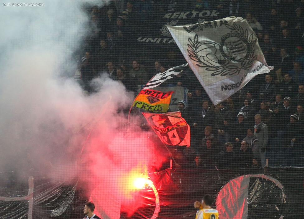 Sturm Graz - Ried
Oesterreichische Fussball Bundesliga, 18. Runde, SK Sturm Graz - SV Ried, Stadion Liebenau Graz, 06.12.2014. 

Foto zeigt Fans von Sturm
Schlüsselwörter: pyrotechnik