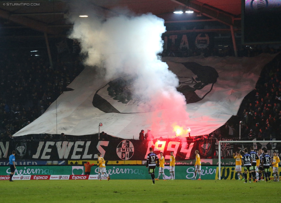 Sturm Graz - Ried
Oesterreichische Fussball Bundesliga, 18. Runde, SK Sturm Graz - SV Ried, Stadion Liebenau Graz, 06.12.2014. 

Foto zeigt Fans von Sturm mit einer Choreografie
Schlüsselwörter: pyrotechnik