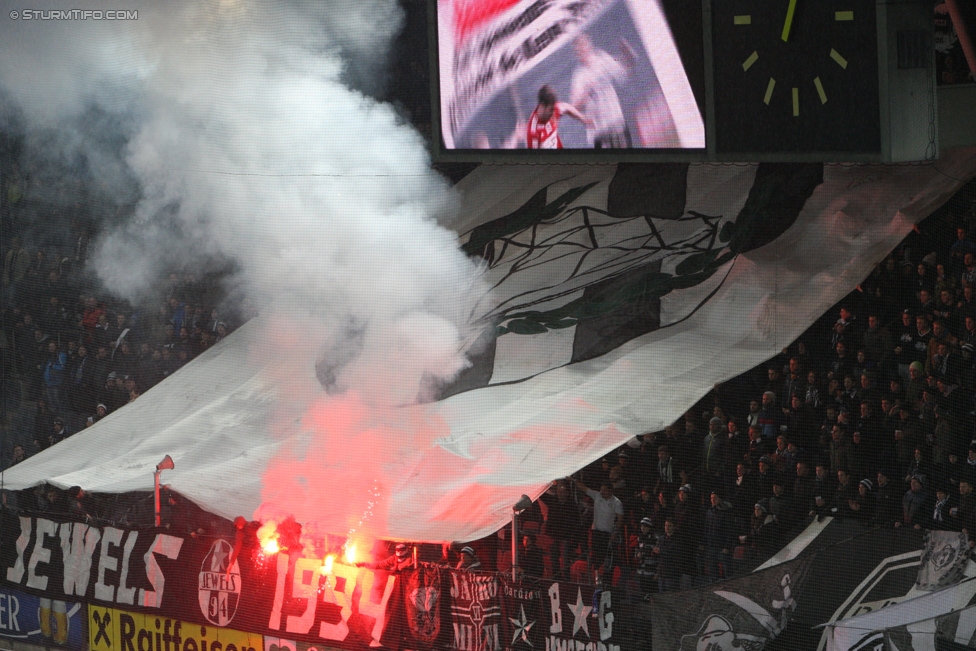 Sturm Graz - Ried
Oesterreichische Fussball Bundesliga, 18. Runde, SK Sturm Graz - SV Ried, Stadion Liebenau Graz, 06.12.2014. 

Foto zeigt Fans von Sturm mit einer Choreografie
Schlüsselwörter: pyrotechnik