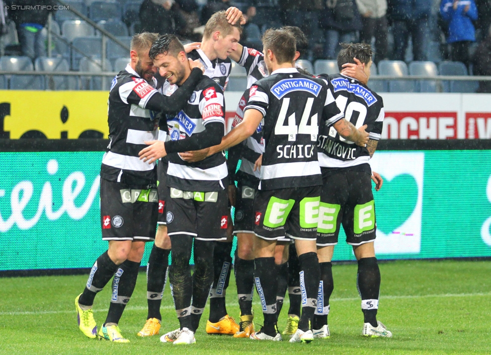 Sturm Graz - Ried
Oesterreichische Fussball Bundesliga, 18. Runde, SK Sturm Graz - SV Ried, Stadion Liebenau Graz, 06.12.2014. 

Foto zeigt die Mannschaft von Sturm
Schlüsselwörter: torjubel