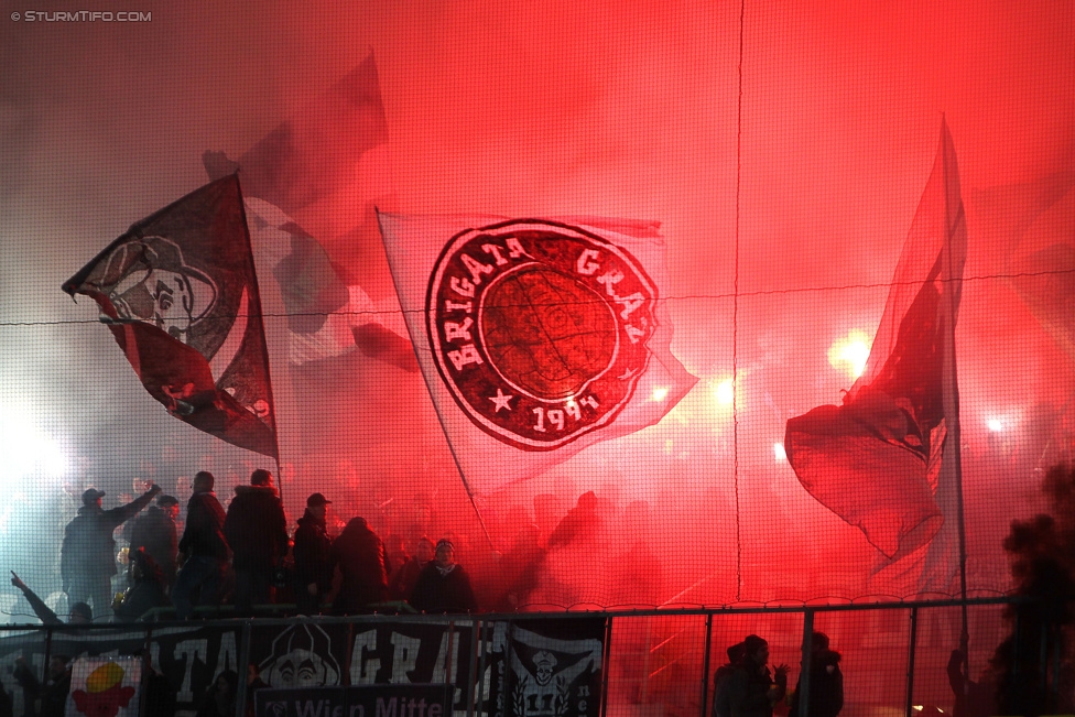 Rapid Wien - Sturm Graz
Oesterreichische Fussball Bundesliga, 22. Runde, SK Rapid Wien - SK Sturm Graz, Ernst Happel Stadion Wien, 28.02.2015. 

Foto zeigt Fans von Sturm
Schlüsselwörter: pyrotechnik