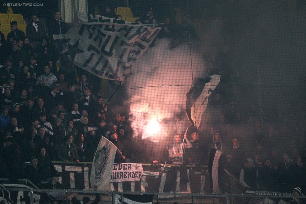 Rapid Wien - Sturm Graz
Oesterreichische Fussball Bundesliga, 22. Runde, SK Rapid Wien - SK Sturm Graz, Ernst Happel Stadion Wien, 28.02.2015. 

Foto zeigt Fans von Sturm
Schlüsselwörter: pyrotechnik