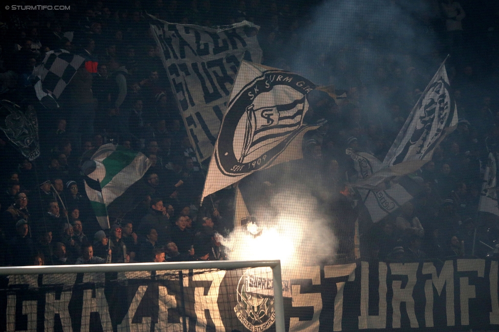 Sturm Graz - Austria Wien
Oesterreichische Fussball Bundesliga, 23. Runde, SK Sturm Graz - FK Austria Wien, Stadion Liebenau Graz, 03.03.2015. 

Foto zeigt Fans von Sturm
Schlüsselwörter: pyrotechnik