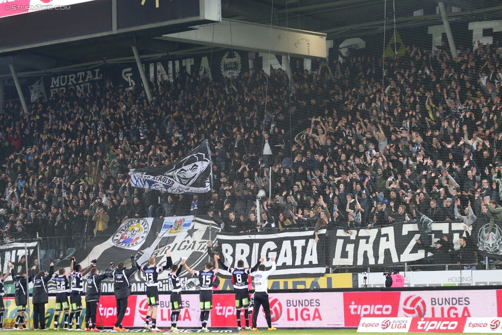 Sturm Graz - Austria Wien
Oesterreichische Fussball Bundesliga, 23. Runde, SK Sturm Graz - FK Austria Wien, Stadion Liebenau Graz, 03.03.2015. 

Foto zeigt die Mannschaft von Sturm und Fans von Sturm
Schlüsselwörter: jubel