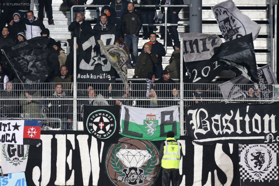 Groedig - Sturm Graz
Oesterreichische Fussball Bundesliga, 20. Runde, SV Groedig - SK Sturm Graz, Untersbergarena Groedig, 11.03.2015. 

Foto zeigt Fans von Sturm
