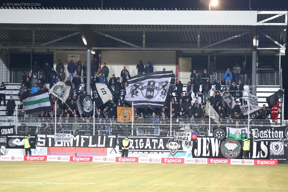 Groedig - Sturm Graz
Oesterreichische Fussball Bundesliga, 20. Runde, SV Groedig - SK Sturm Graz, Untersbergarena Groedig, 11.03.2015. 

Foto zeigt Fans von Sturm
