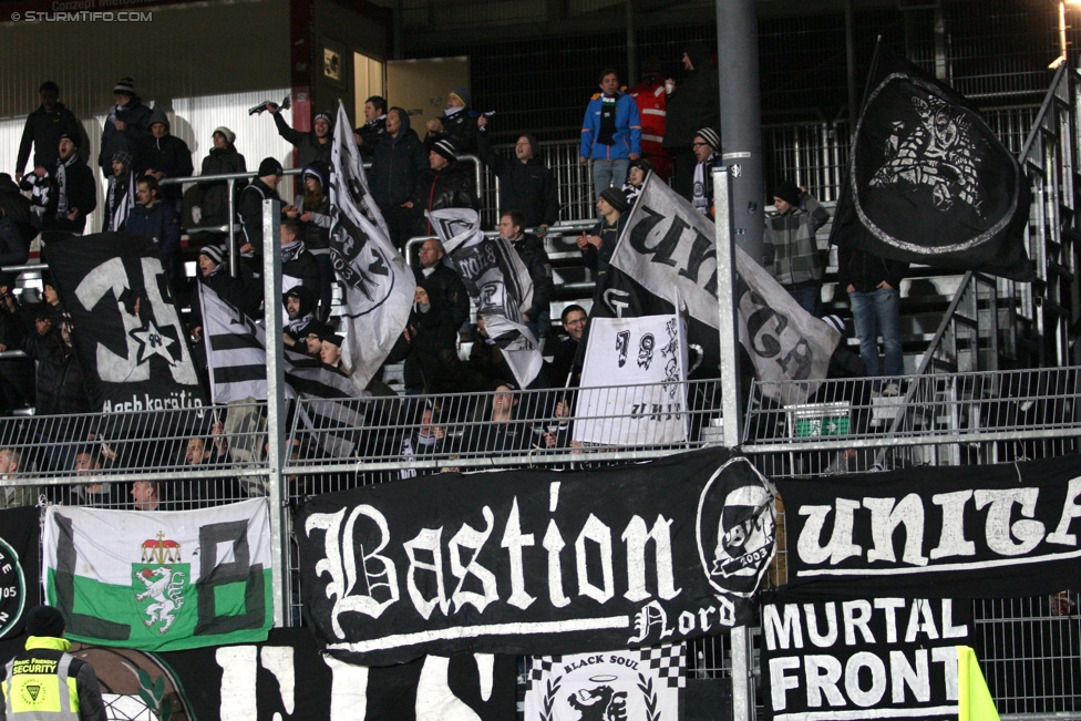 Groedig - Sturm Graz
Oesterreichische Fussball Bundesliga, 20. Runde, SV Groedig - SK Sturm Graz, Untersbergarena Groedig, 11.03.2015. 

Foto zeigt Fans von Sturm
