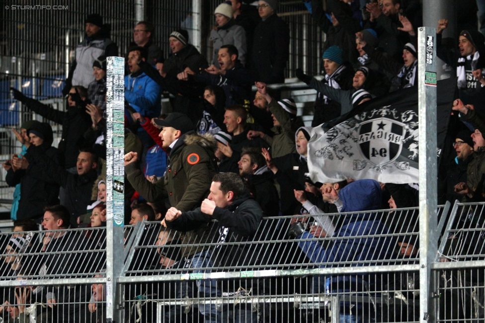 Groedig - Sturm Graz
Oesterreichische Fussball Bundesliga, 20. Runde, SV Groedig - SK Sturm Graz, Untersbergarena Groedig, 11.03.2015. 

Foto zeigt Fans von Sturm
