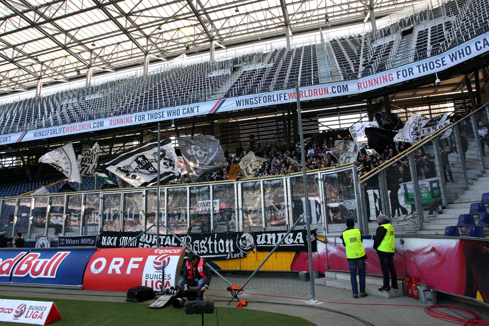 RB Salzburg - Sturm Graz
Oesterreichische Fussball Bundesliga, 25. Runde, FC RB Salzburg - SK Sturm Graz, Stadion Wals-Siezenheim, 15.03.2015. 

Foto zeigt Fans von Sturm
