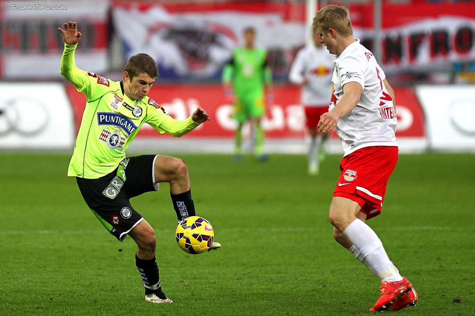 RB Salzburg - Sturm Graz
Oesterreichische Fussball Bundesliga, 25. Runde, FC RB Salzburg - SK Sturm Graz, Stadion Wals-Siezenheim, 15.03.2015. 

Foto zeigt Andreas Gruber (Sturm) und Martin Hinteregger (Salzburg)
