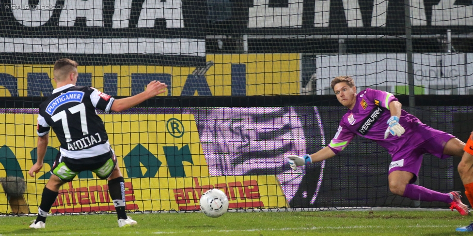 Sturm Graz - Admira
Oesterreichische Fussball Bundesliga, 26. Runde, SK Sturm Graz - FC Admira Wacker Moedling, Stadion Liebenau Graz, 21.03.2015. 

Foto zeigt Donisi Avdijaj (Sturm) und Joerg Siebenhandl (Admira)
