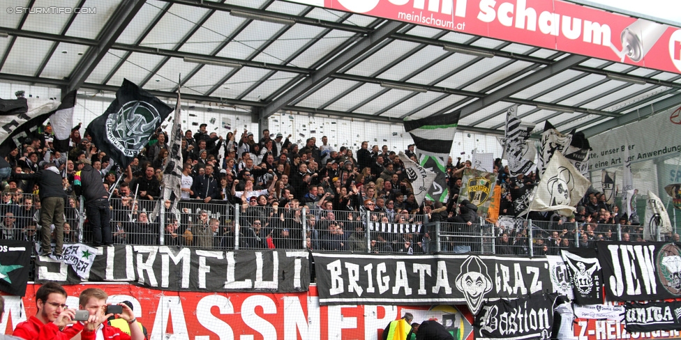 Ried - Sturm Graz
Oesterreichische Fussball Bundesliga, 27. Runde, SV Ried - SK Sturm Graz, Arena Ried, 05.04.2015. 

Foto zeigt Fans von Sturm
