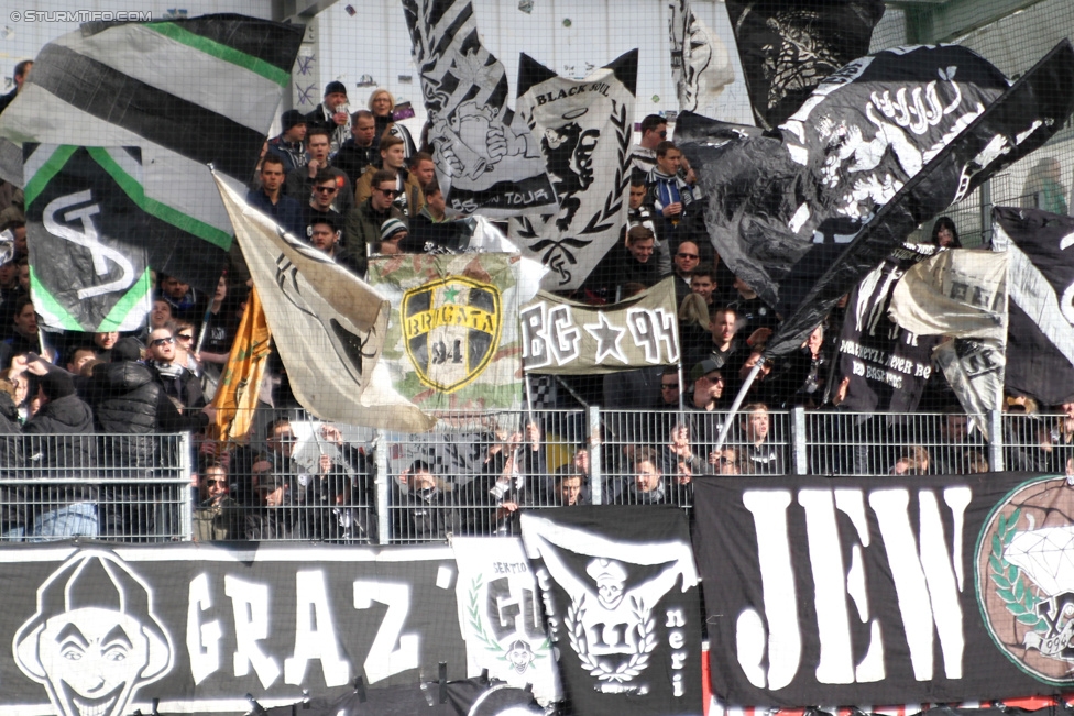 Ried - Sturm Graz
Oesterreichische Fussball Bundesliga, 27. Runde, SV Ried - SK Sturm Graz, Arena Ried, 05.04.2015. 

Foto zeigt Fans von Sturm
