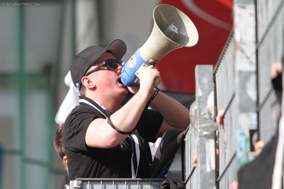 Ried - Sturm Graz
Oesterreichische Fussball Bundesliga, 27. Runde, SV Ried - SK Sturm Graz, Arena Ried, 05.04.2015. 

Foto zeigt Fans von Sturm
