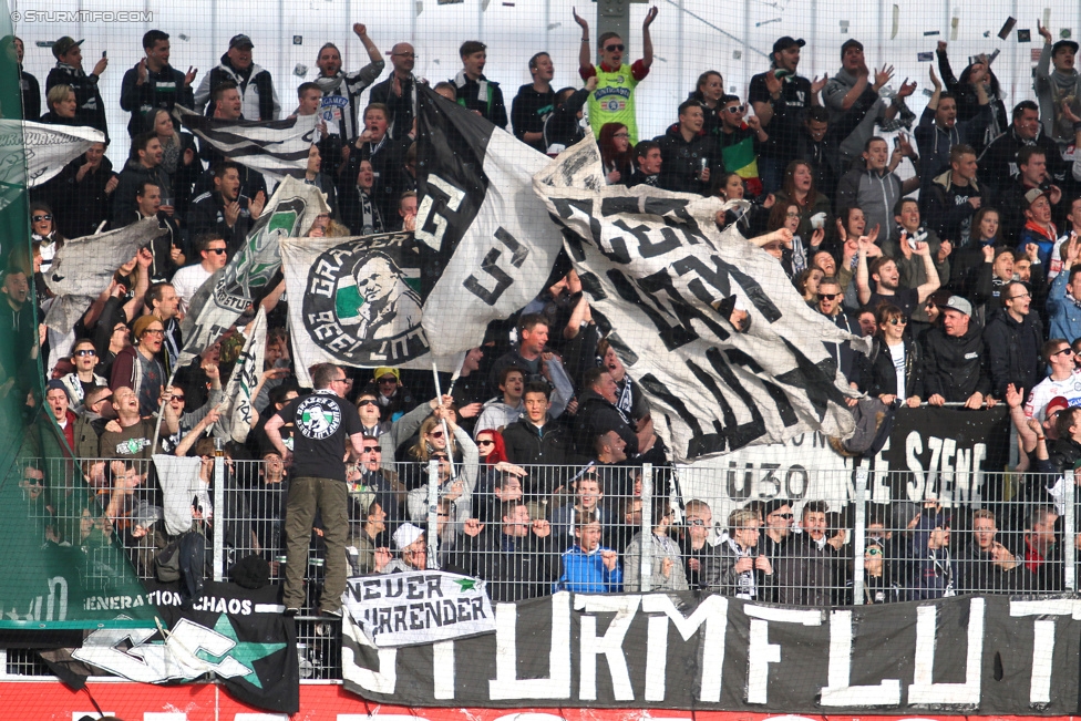 Ried - Sturm Graz
Oesterreichische Fussball Bundesliga, 27. Runde, SV Ried - SK Sturm Graz, Arena Ried, 05.04.2015. 

Foto zeigt Fans von Sturm
