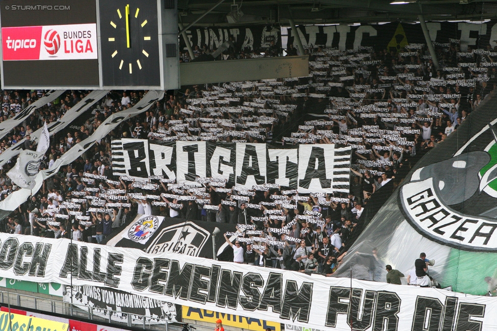 Sturm Graz - Altach
Oesterreichische Fussball Bundesliga, 28. Runde, SK Sturm Graz - SCR Altach, Stadion Liebenau Graz, 11.04.2015. 

Foto zeigt Fans von Sturm mit einer Choreografie
