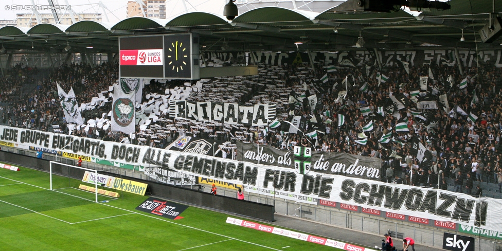 Sturm Graz - Altach
Oesterreichische Fussball Bundesliga, 28. Runde, SK Sturm Graz - SCR Altach, Stadion Liebenau Graz, 11.04.2015. 

Foto zeigt Fans von Sturm mit einer Choreografie
