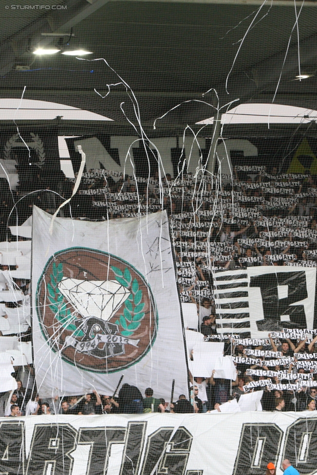 Sturm Graz - Altach
Oesterreichische Fussball Bundesliga, 28. Runde, SK Sturm Graz - SCR Altach, Stadion Liebenau Graz, 11.04.2015. 

Foto zeigt Fans von Sturm mit einer Choreografie
