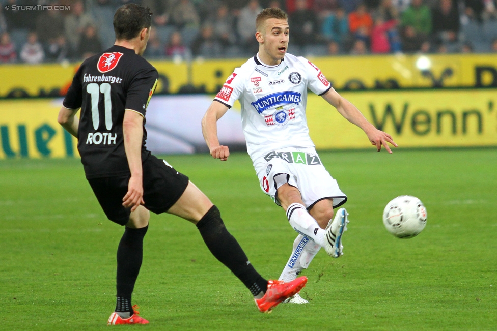 Sturm Graz - Altach
Oesterreichische Fussball Bundesliga, 28. Runde, SK Sturm Graz - SCR Altach, Stadion Liebenau Graz, 11.04.2015. 

Foto zeigt Felix Roth (Altach) und Sandi Lovric (Sturm)
