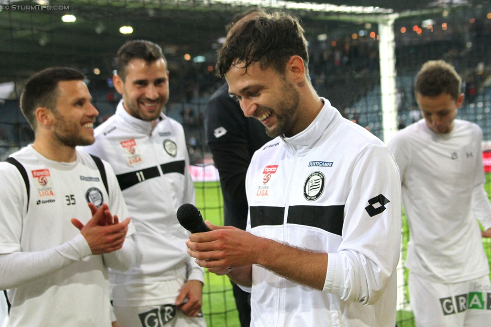 Sturm Graz - Altach
Oesterreichische Fussball Bundesliga, 28. Runde, SK Sturm Graz - SCR Altach, Stadion Liebenau Graz, 11.04.2015. 

Foto zeigt Michael Madl (Sturm) mit einem Mikrofon
