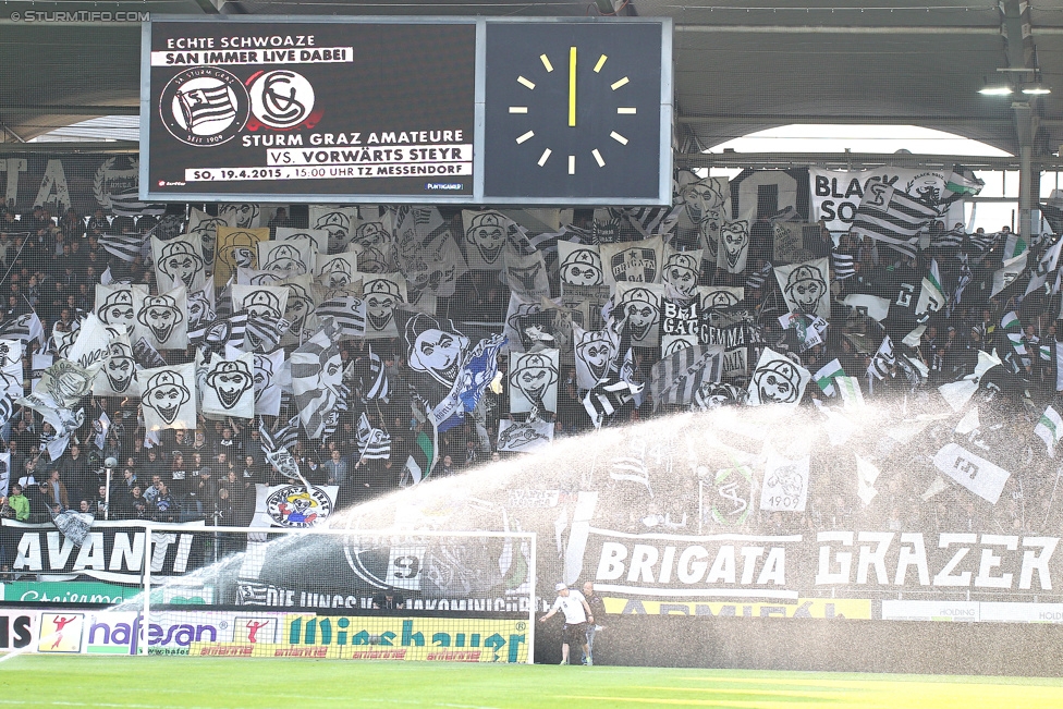 Sturm Graz - Groedig
Oesterreichische Fussball Bundesliga, 29. Runde, SK Sturm Graz - SV Groedig, Stadion Liebenau Graz, 18.04.2015. 

Foto zeigt Fans von Sturm
