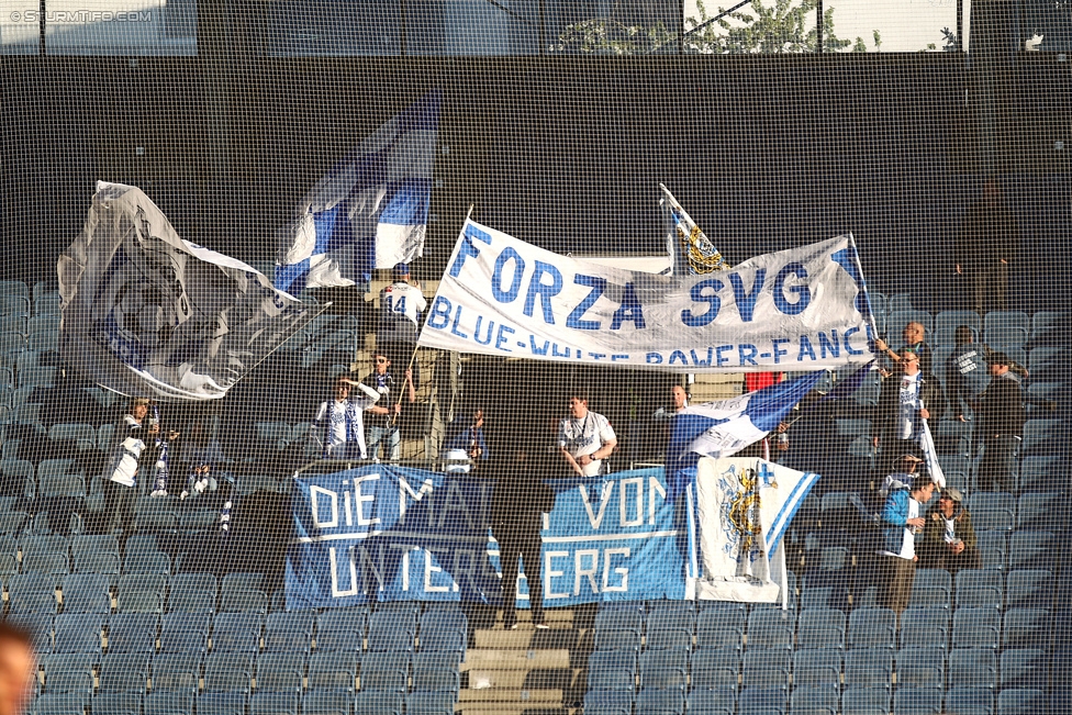 Sturm Graz - Groedig
Oesterreichische Fussball Bundesliga, 29. Runde, SK Sturm Graz - SV Groedig, Stadion Liebenau Graz, 18.04.2015. 

Foto zeigt Fans von Groedig
