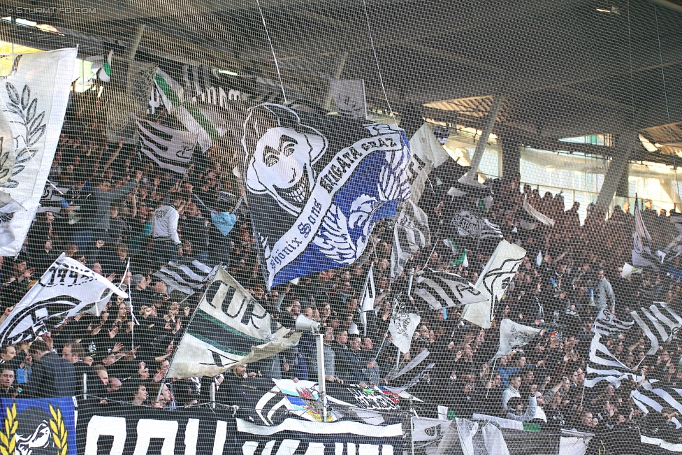 Sturm Graz - Groedig
Oesterreichische Fussball Bundesliga, 29. Runde, SK Sturm Graz - SV Groedig, Stadion Liebenau Graz, 18.04.2015. 

Foto zeigt Fans von Sturm
