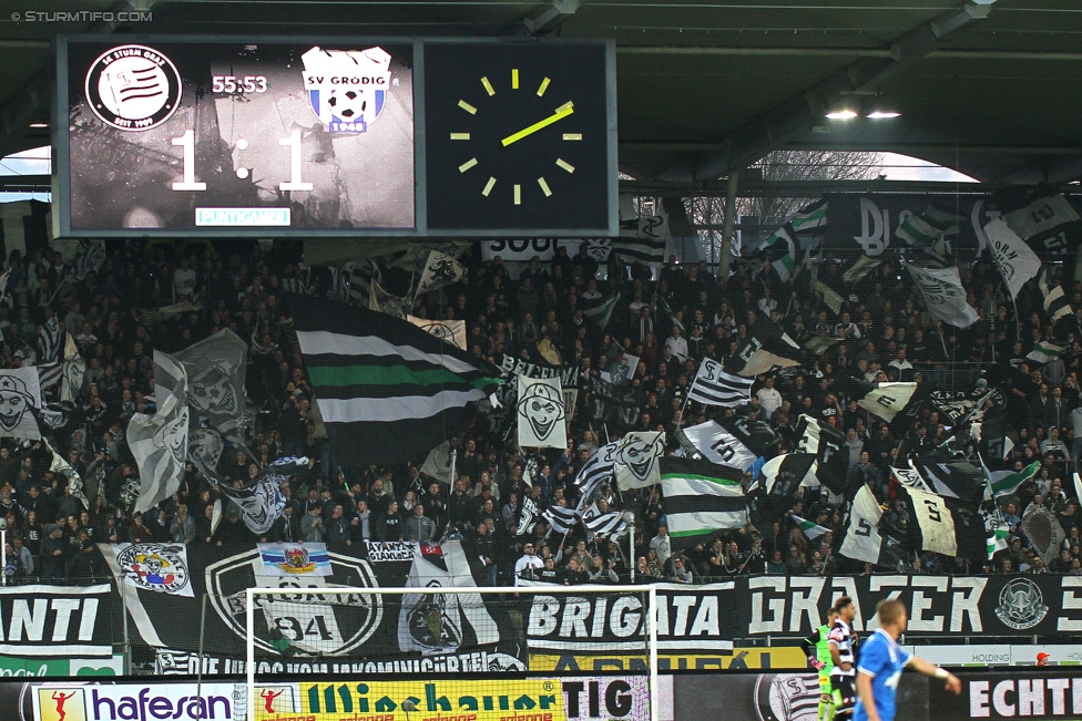 Sturm Graz - Groedig
Oesterreichische Fussball Bundesliga, 29. Runde, SK Sturm Graz - SV Groedig, Stadion Liebenau Graz, 18.04.2015. 

Foto zeigt Fans von Sturm
