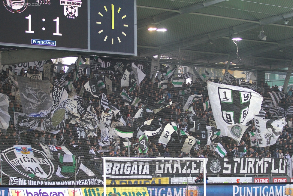 Sturm Graz - Groedig
Oesterreichische Fussball Bundesliga, 29. Runde, SK Sturm Graz - SV Groedig, Stadion Liebenau Graz, 18.04.2015. 

Foto zeigt Fans von Sturm
