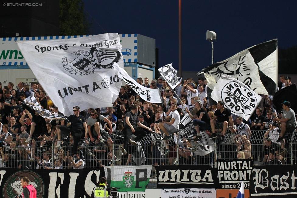 Wr. Neustadt - Sturm Graz
Oesterreichische Fussball Bundesliga, 30. Runde, SC Wiener Neustadt - SK Sturm Graz, Stadion Wiener Neustadt, 25.04.2015. 

Foto zeigt Fans von Sturm
