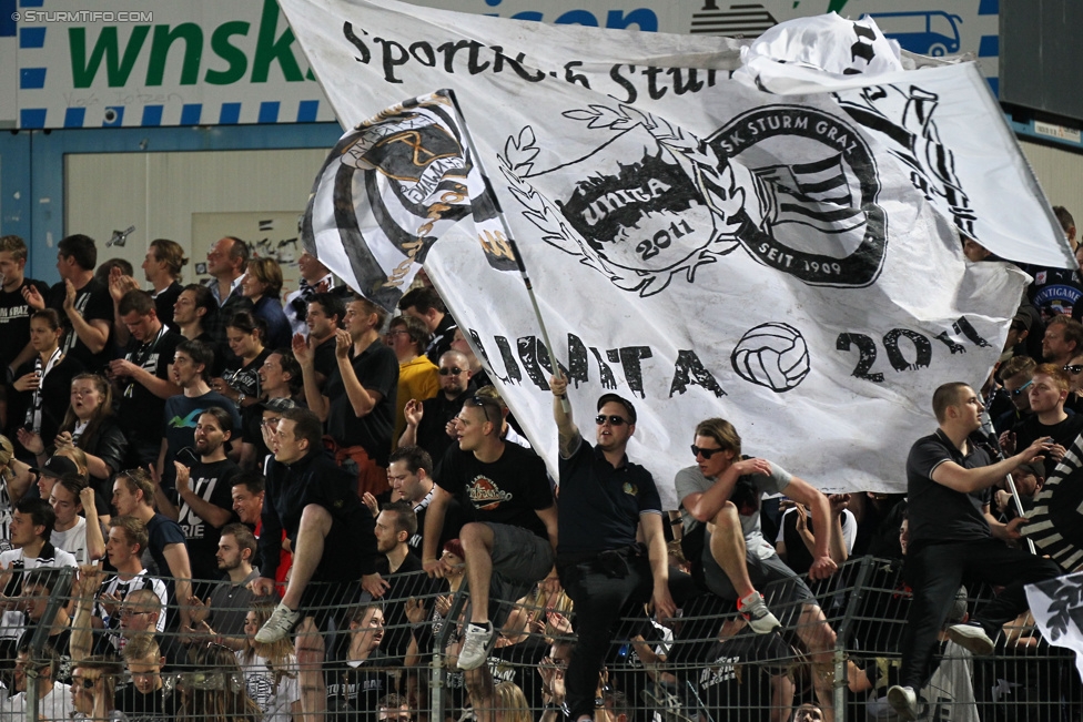 Wr. Neustadt - Sturm Graz
Oesterreichische Fussball Bundesliga, 30. Runde, SC Wiener Neustadt - SK Sturm Graz, Stadion Wiener Neustadt, 25.04.2015. 

Foto zeigt Fans von Sturm
